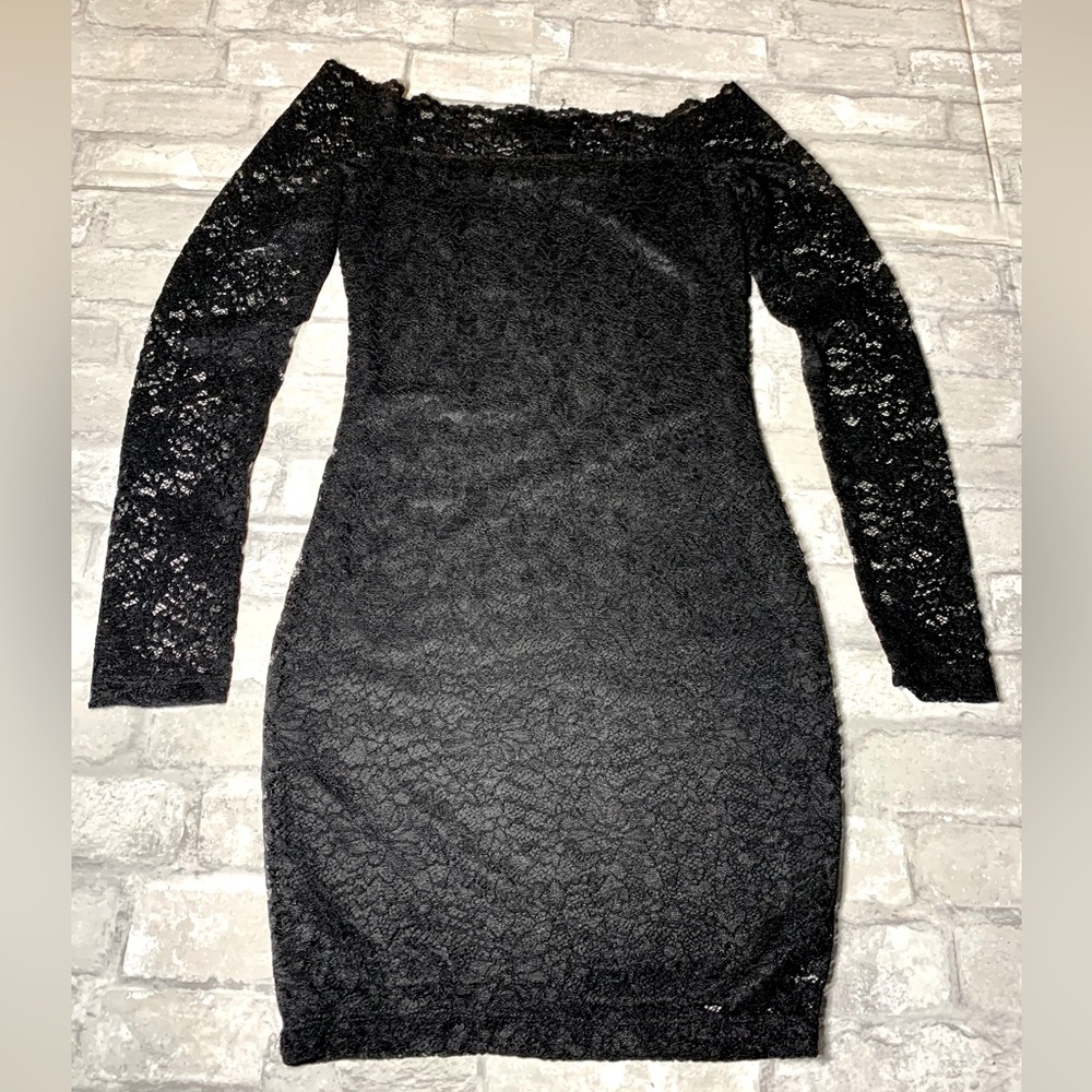 BIŌSHE: LACE LONG SLEEVE BODYCON DRESS